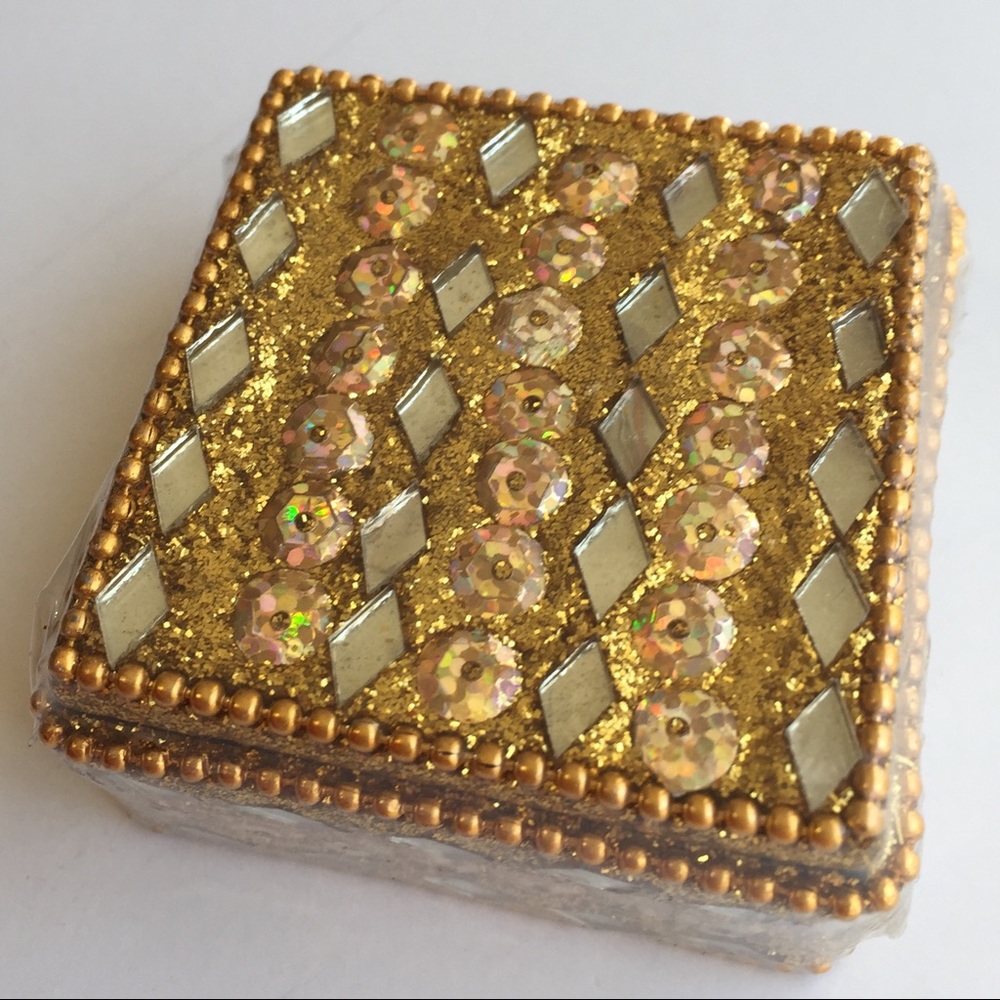 🆕 Sparkly Gold Trinket Box